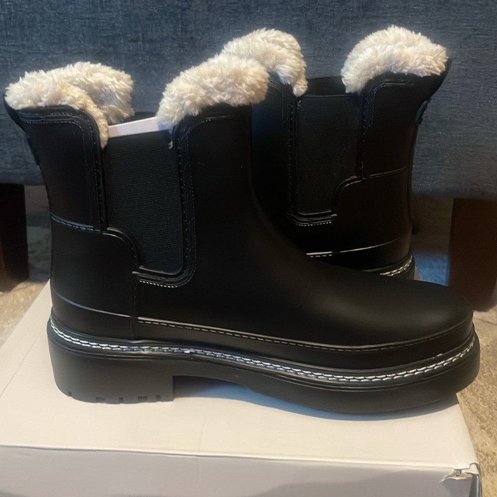 MARC FISHER WOMEN'S FARGO WATERPROOF BOOTIE - Picture 4 of 12
